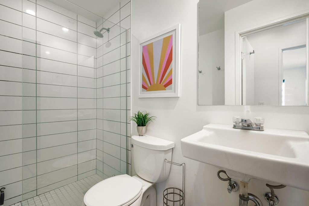 550 N Villa Court 205