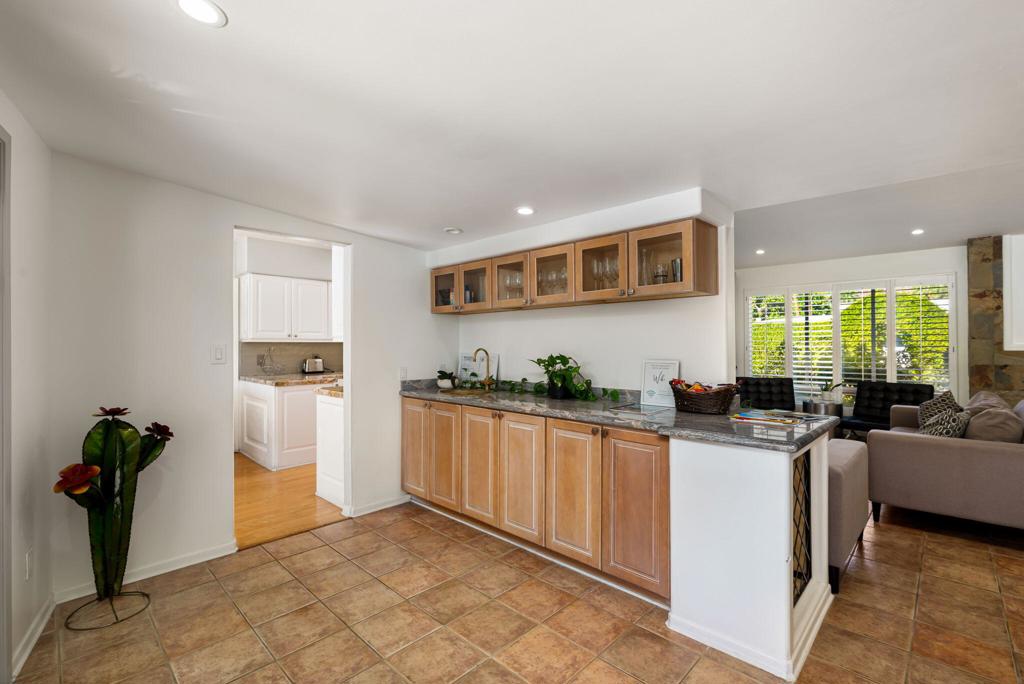 1090 S Calle De Maria