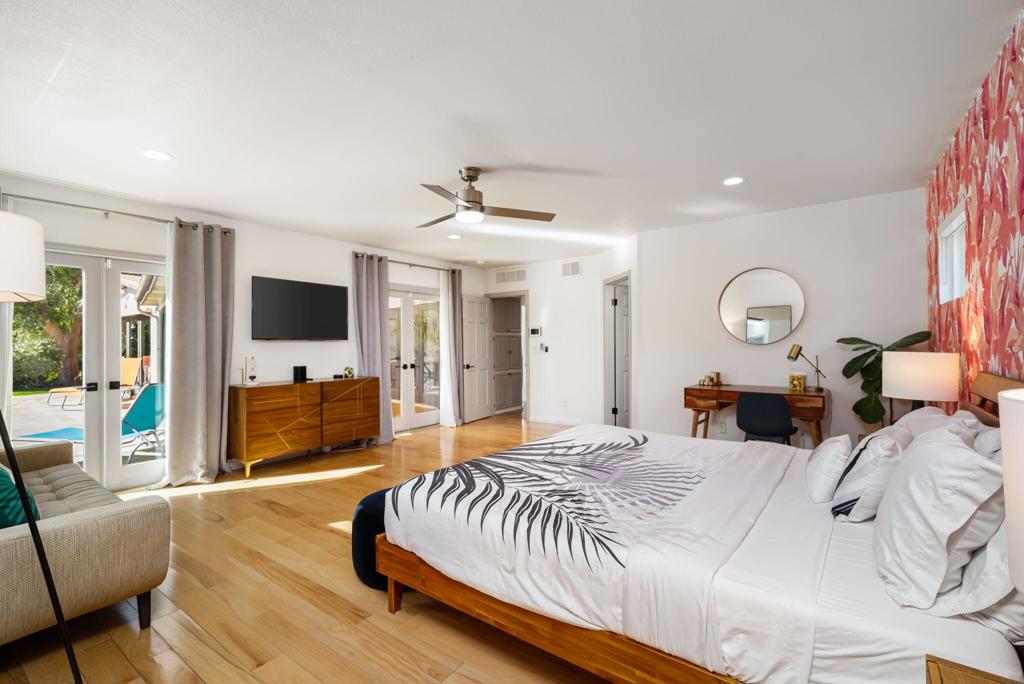 1090 S Calle De Maria