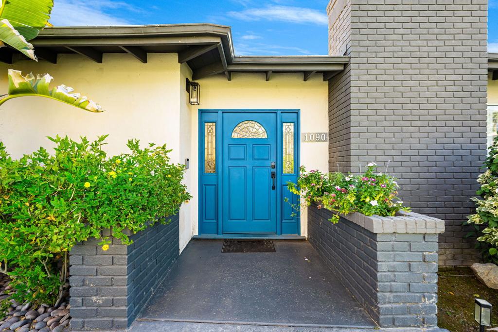 1090 S Calle De Maria