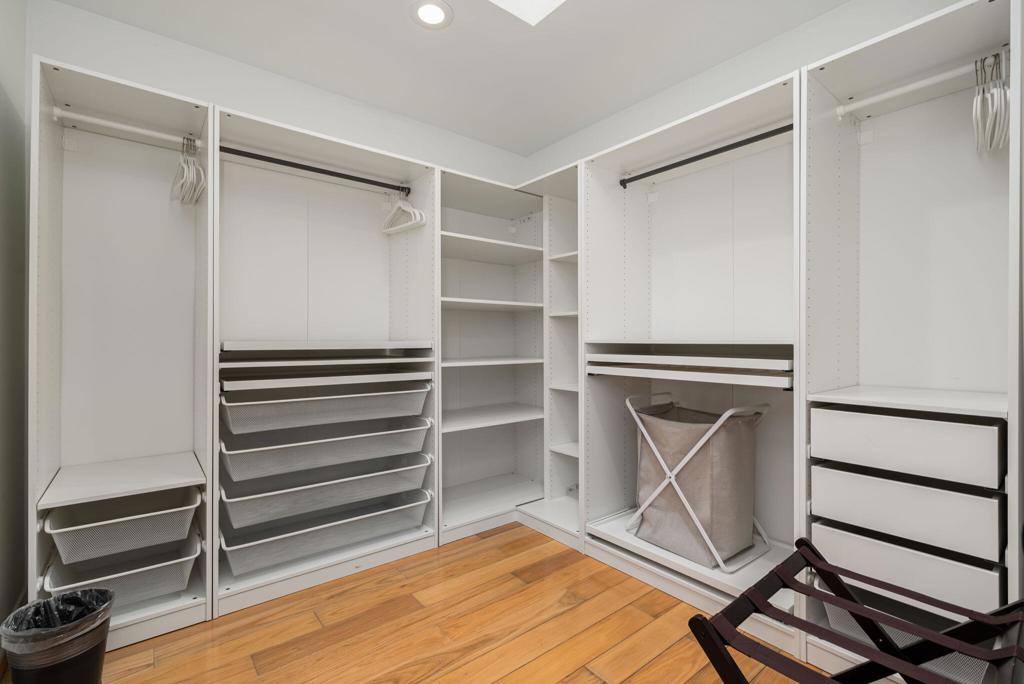 1090 S Calle De Maria