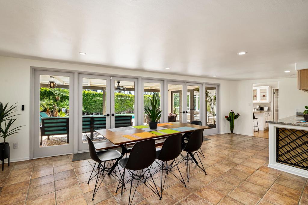 1090 S Calle De Maria