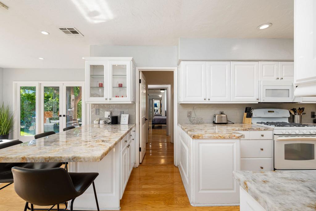 1090 S Calle De Maria