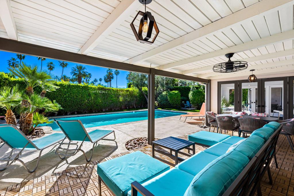 1090 S Calle De Maria