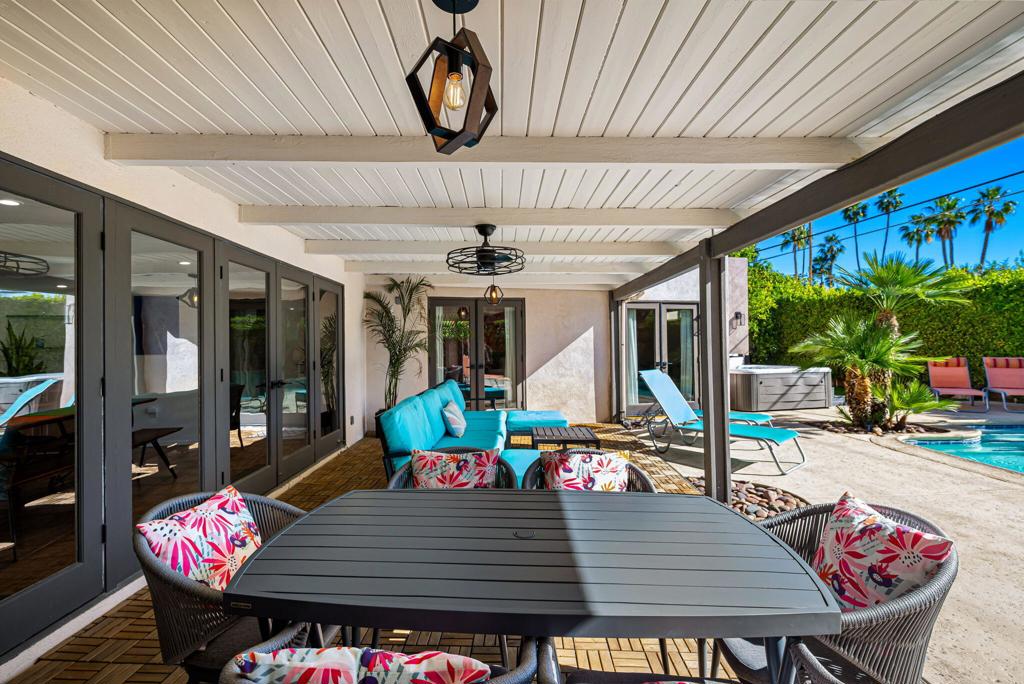 1090 S Calle De Maria