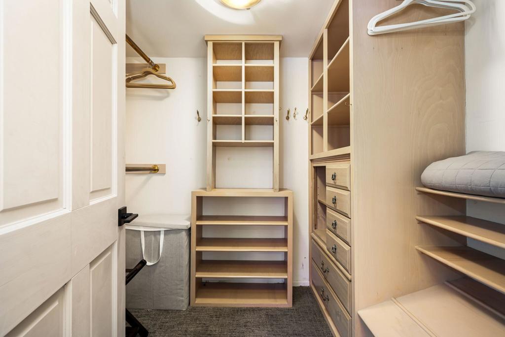 1090 S Calle De Maria