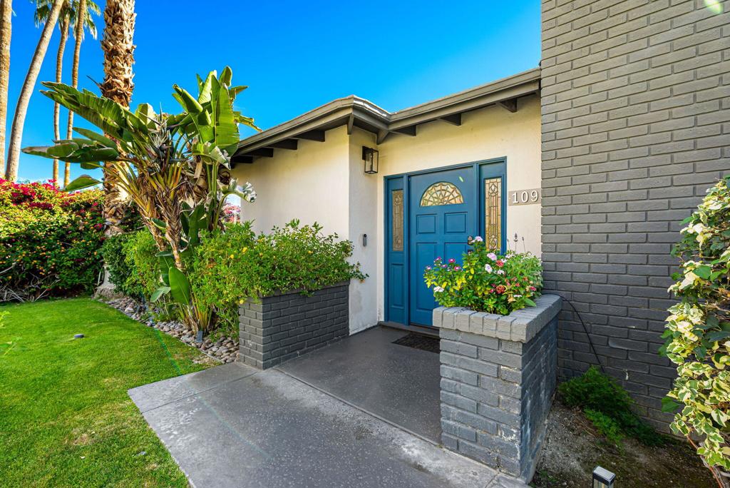 1090 S Calle De Maria