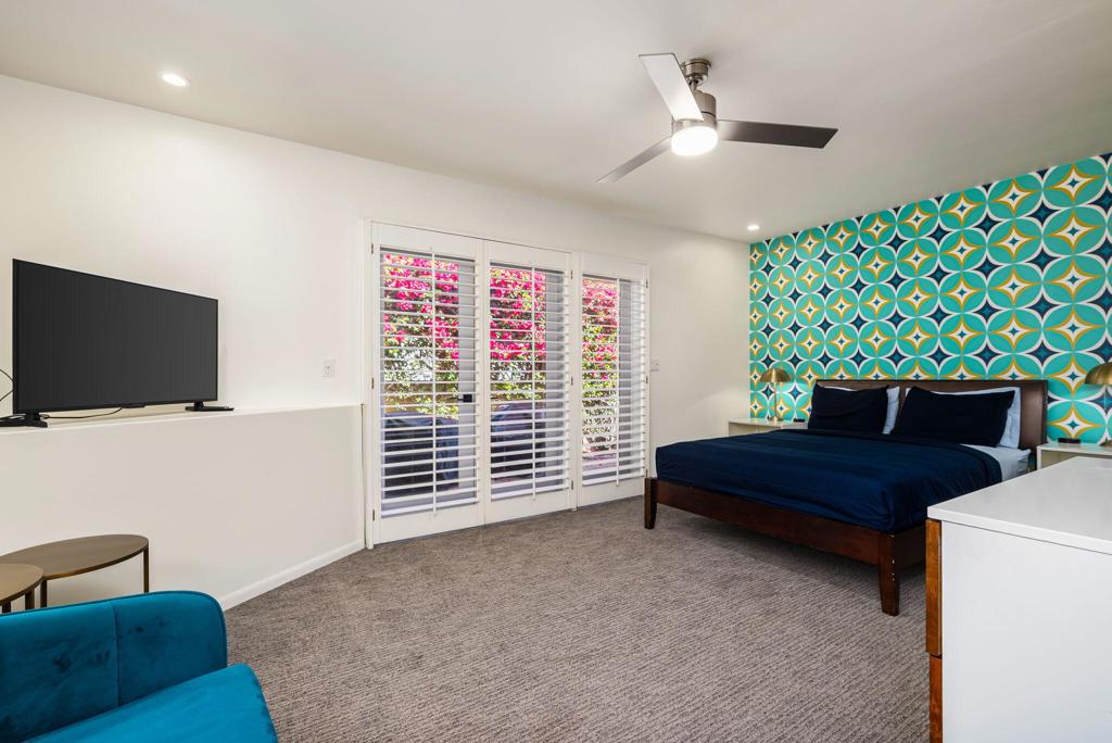 1090 S Calle De Maria