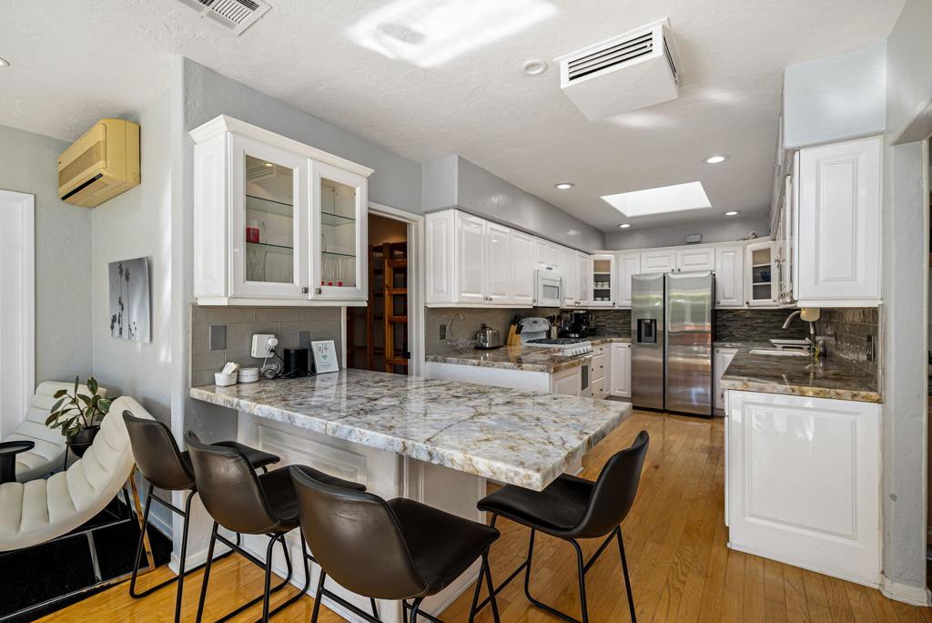 1090 S Calle De Maria