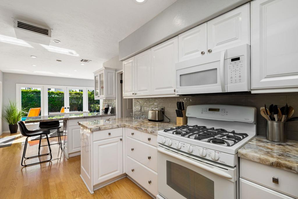 1090 S Calle De Maria