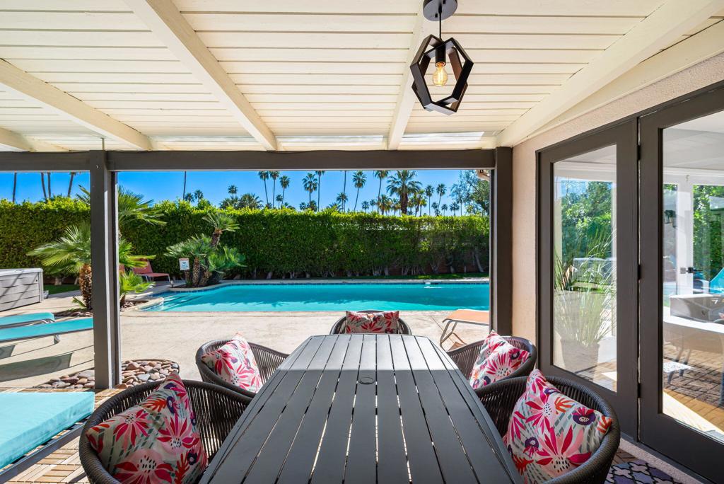 1090 S Calle De Maria