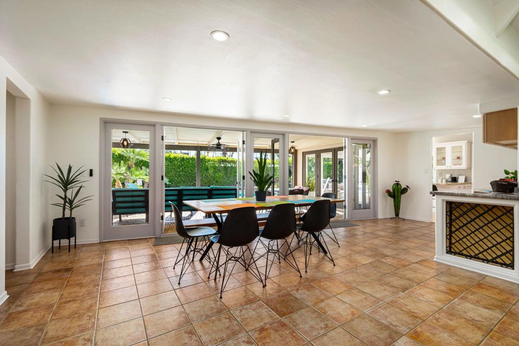 1090 S Calle De Maria