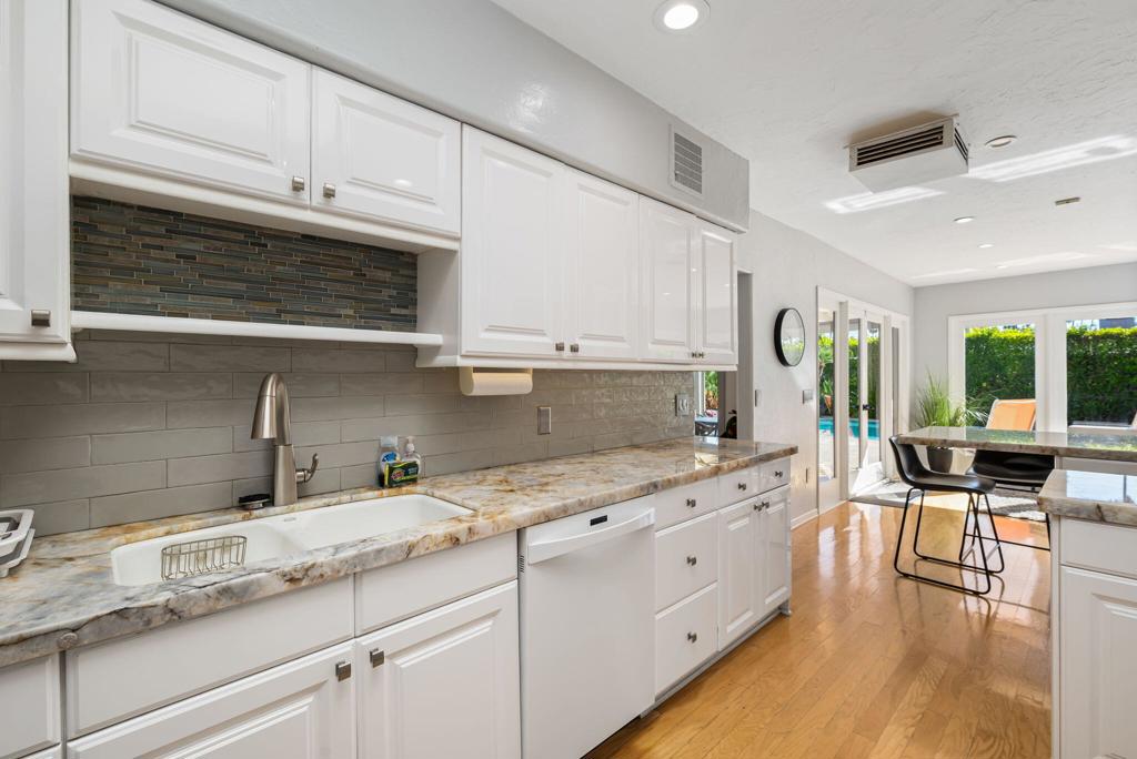 1090 S Calle De Maria