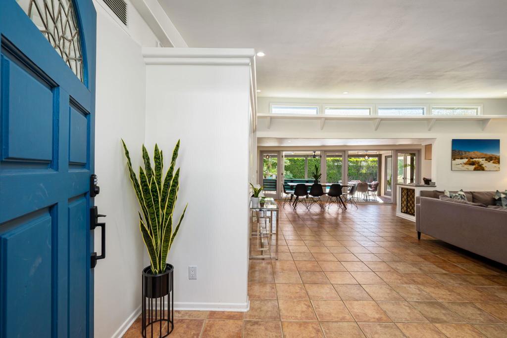 1090 S Calle De Maria