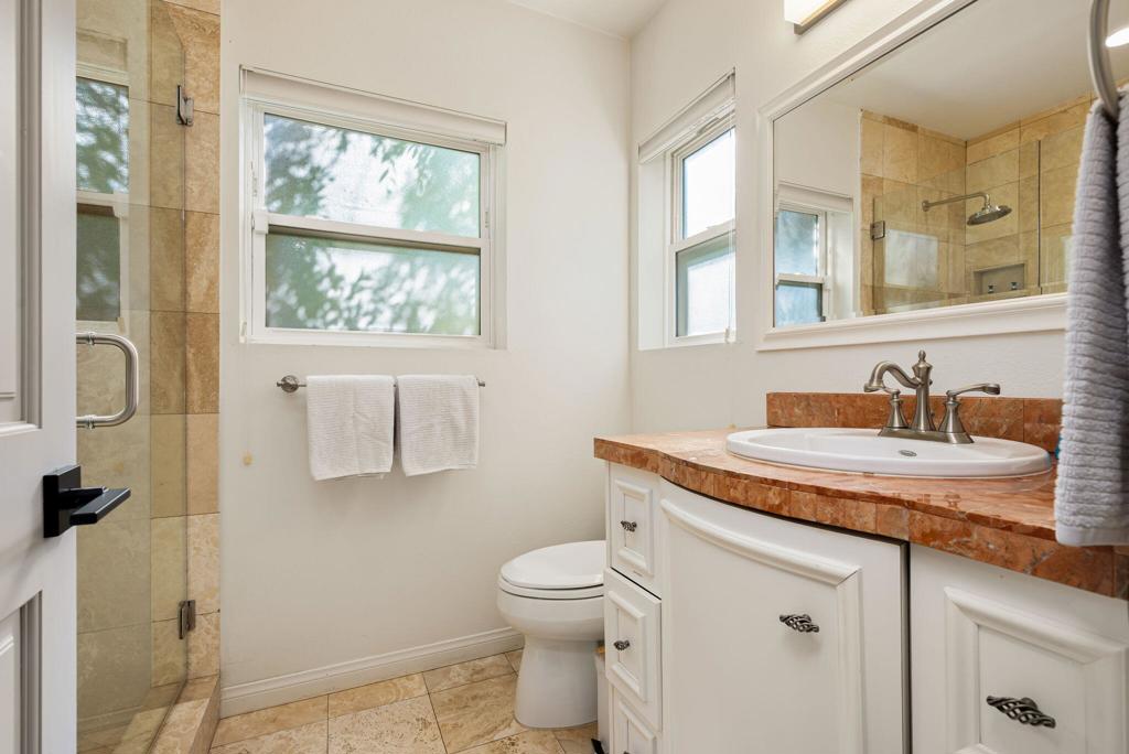 1090 S Calle De Maria