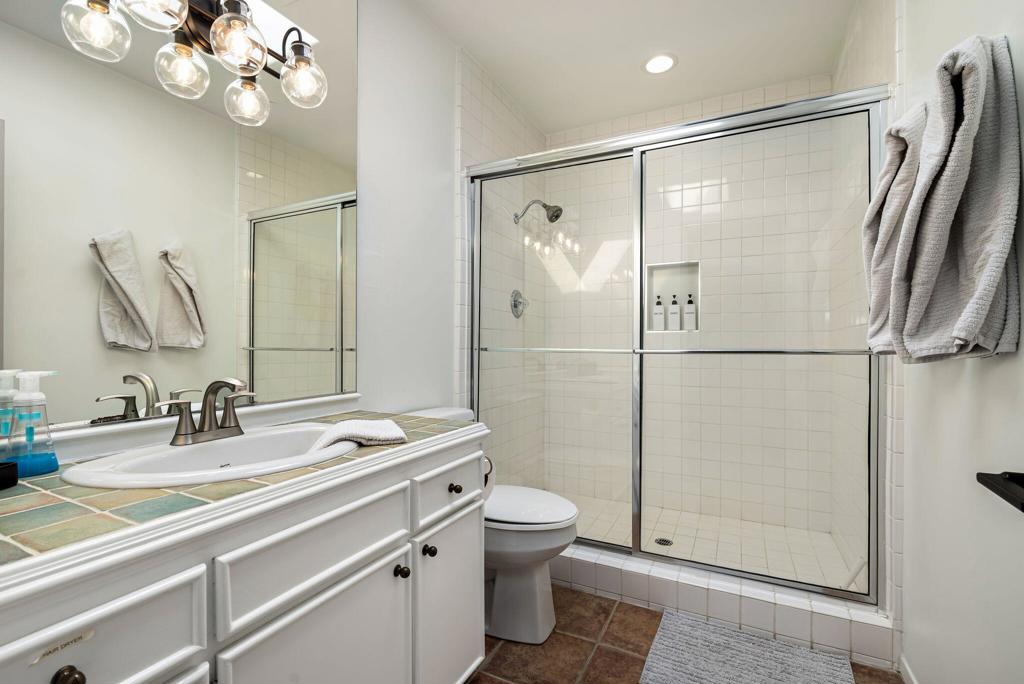 1090 S Calle De Maria