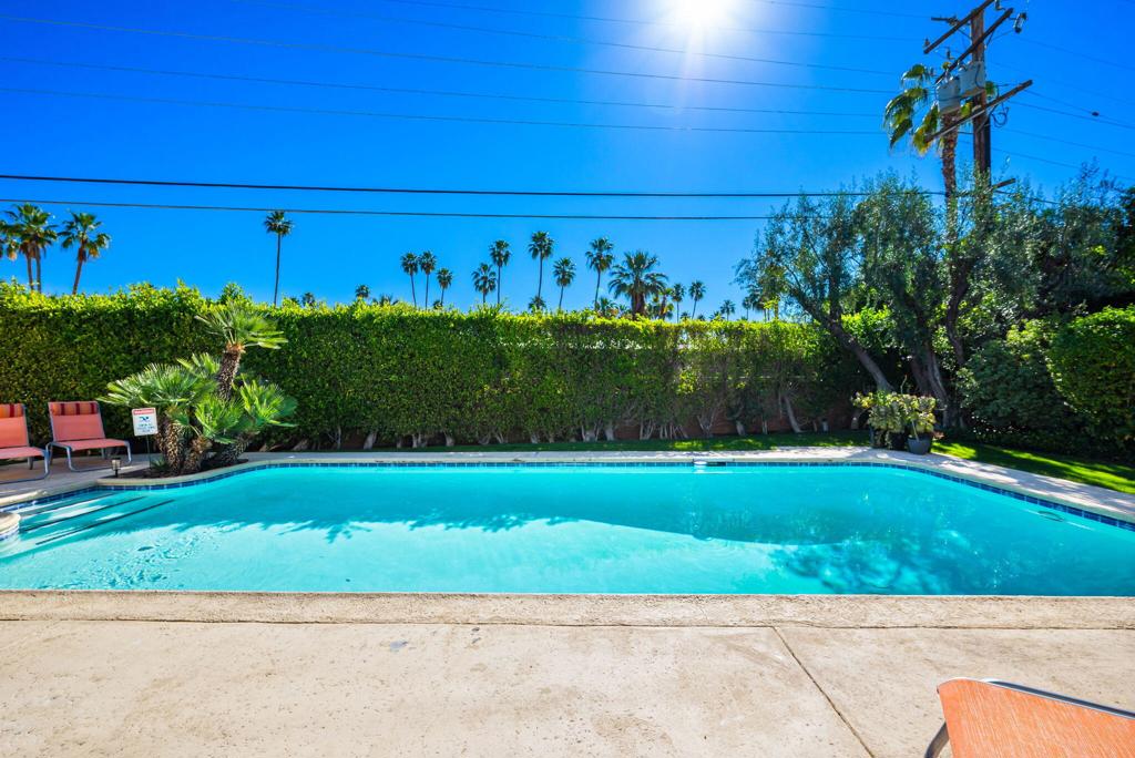 1090 S Calle De Maria