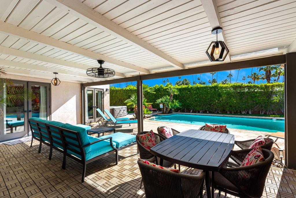 1090 S Calle De Maria