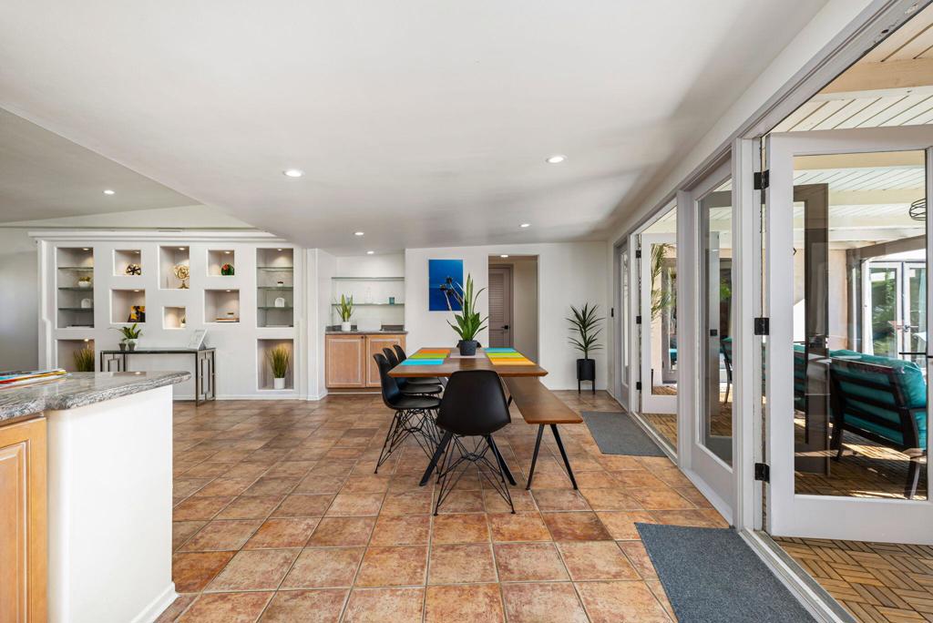 1090 S Calle De Maria