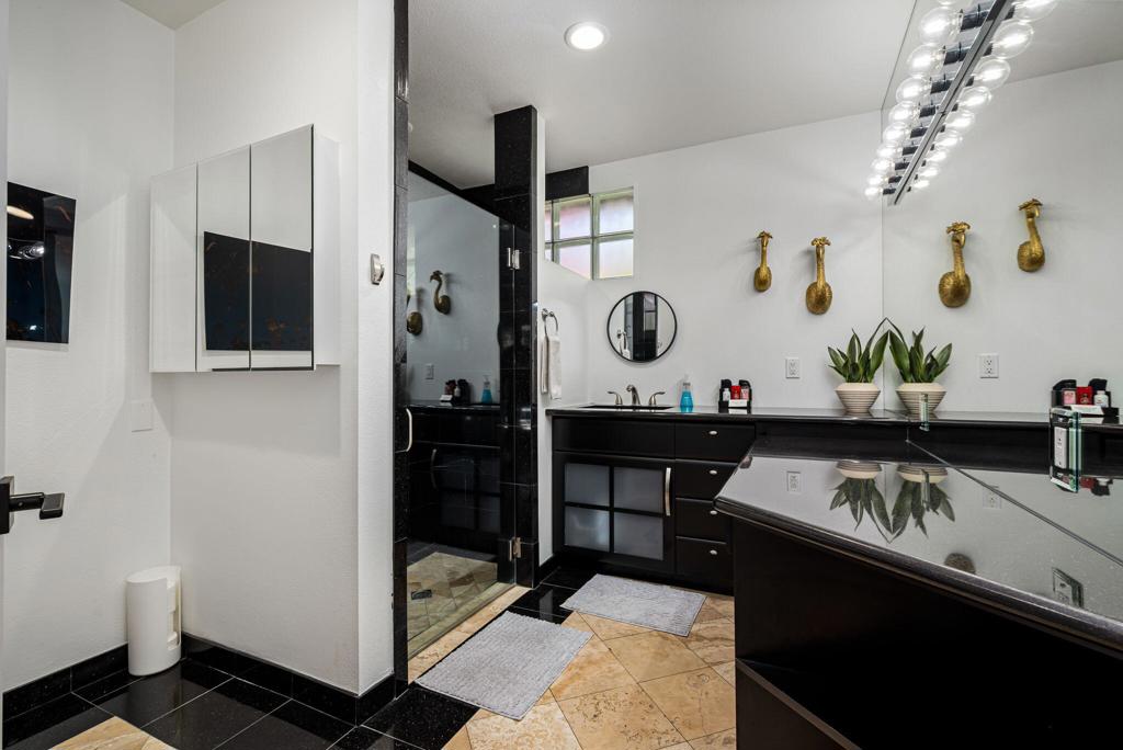 1090 S Calle De Maria