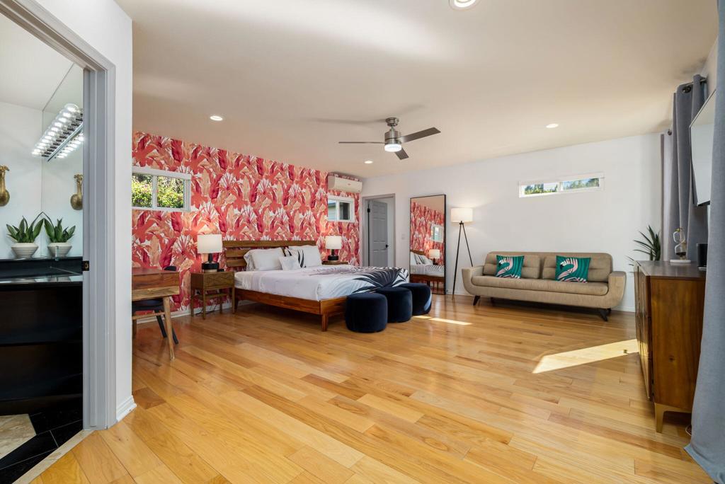 1090 S Calle De Maria