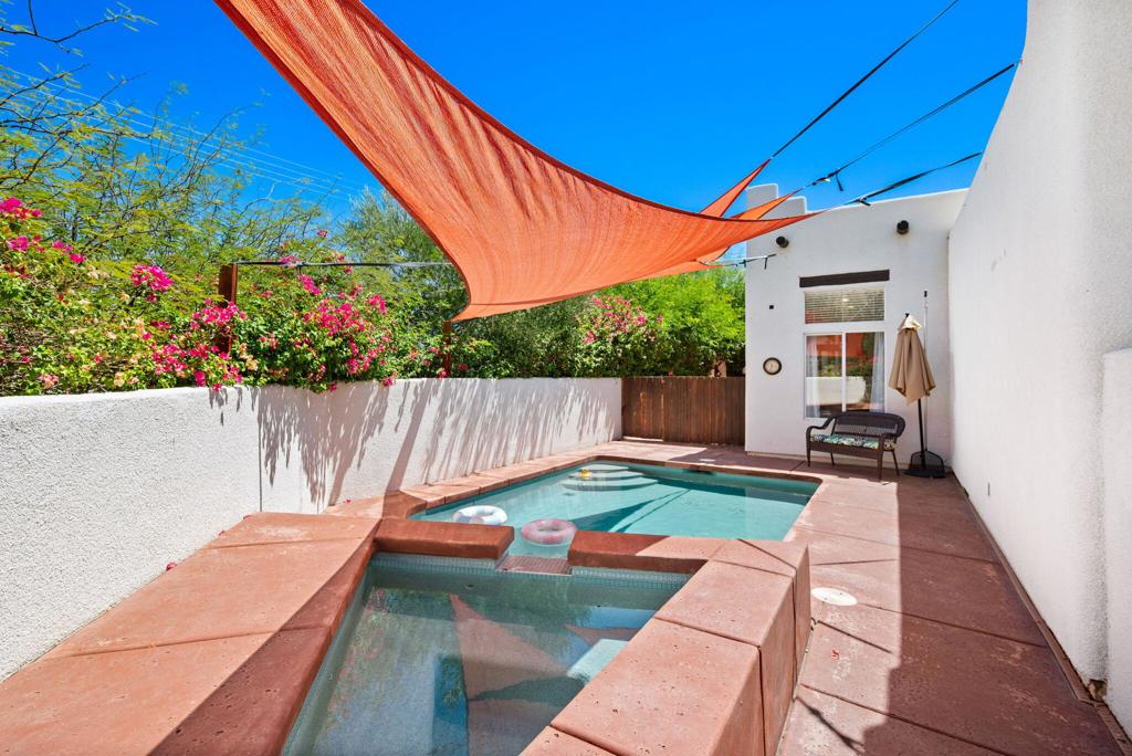 54020 Avenida Cortez