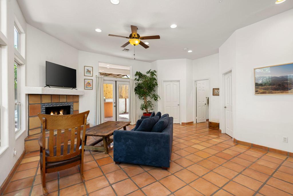 54020 Avenida Cortez