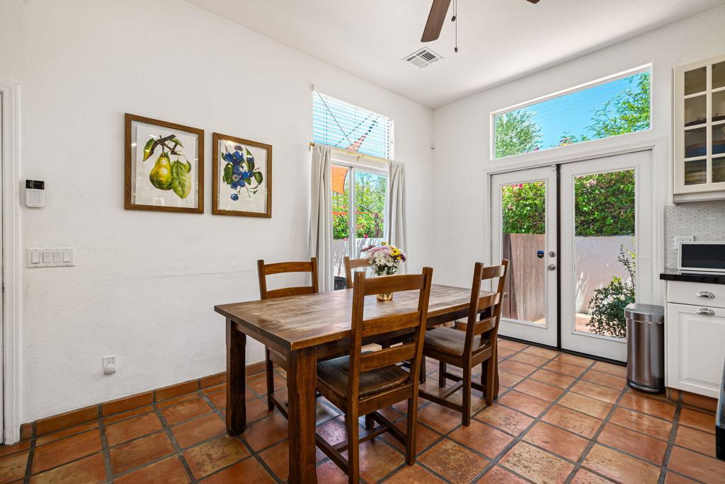 54020 Avenida Cortez