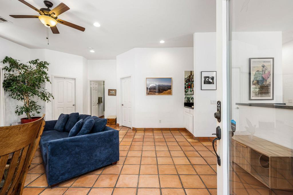 54020 Avenida Cortez