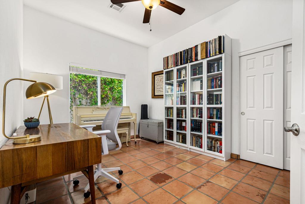 54020 Avenida Cortez