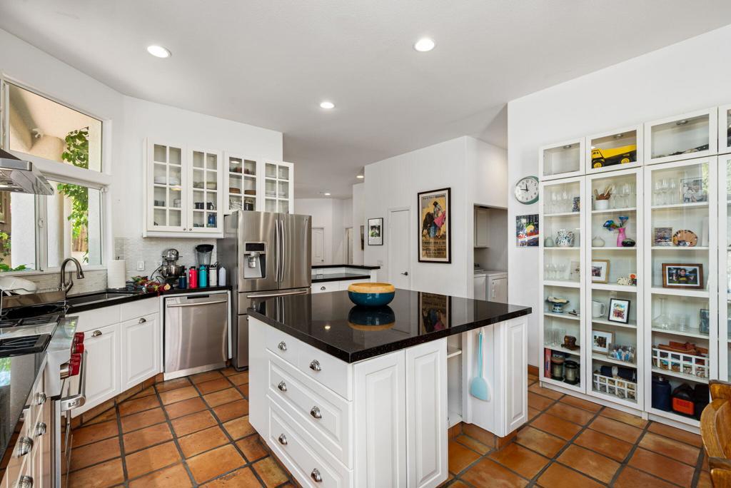 54020 Avenida Cortez