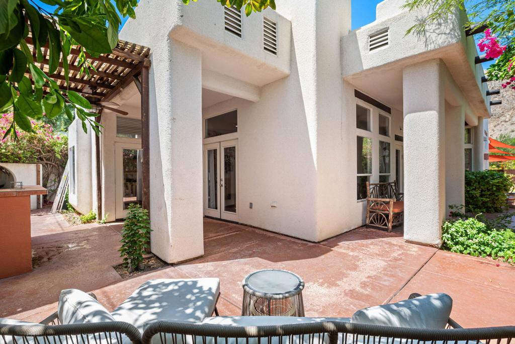 54020 Avenida Cortez