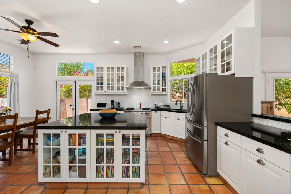 54020 Avenida Cortez