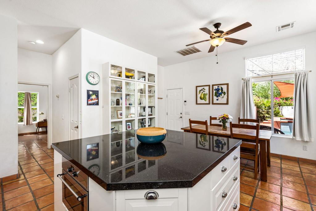 54020 Avenida Cortez