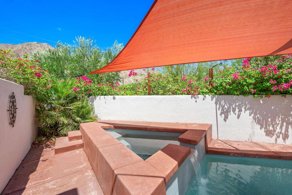 54020 Avenida Cortez