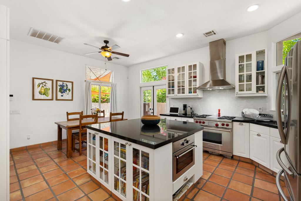 54020 Avenida Cortez