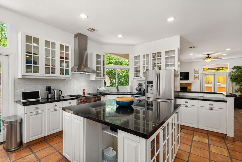 54020 Avenida Cortez