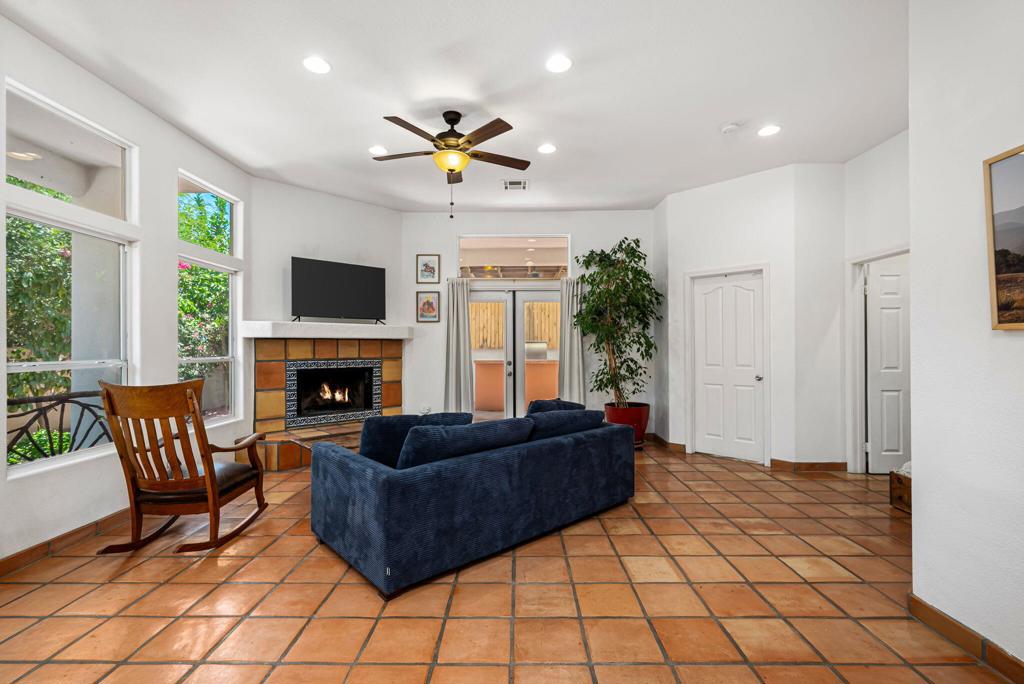 54020 Avenida Cortez