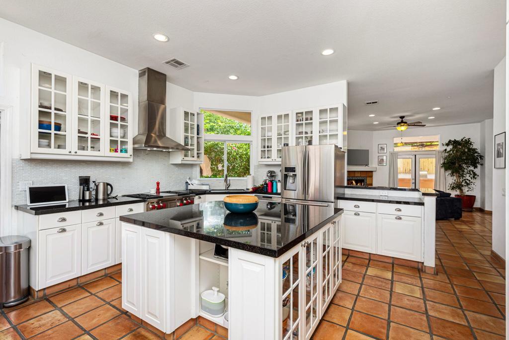 54020 Avenida Cortez