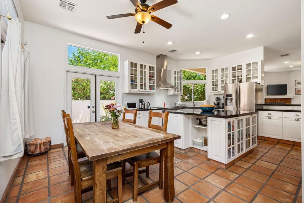 54020 Avenida Cortez