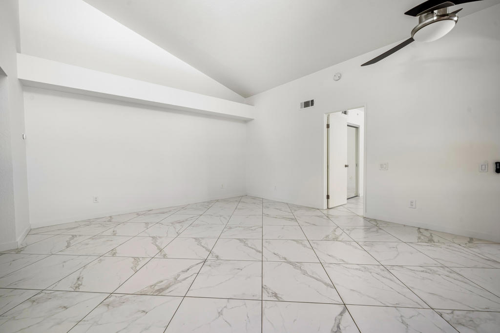 255 S Avenida Caballeros 322