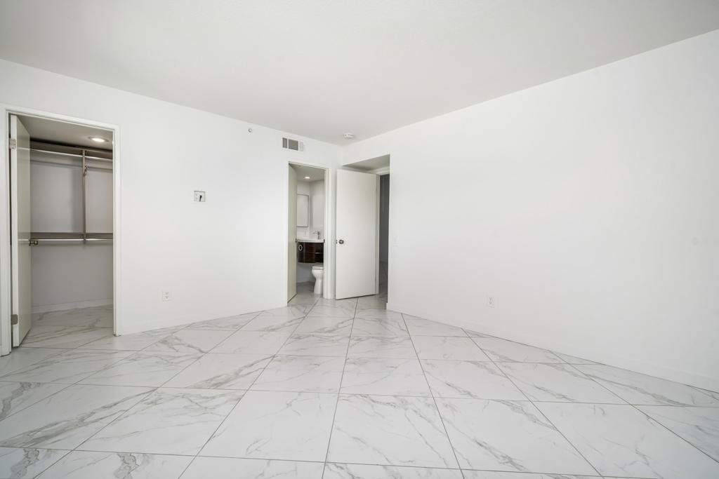 255 S Avenida Caballeros 322