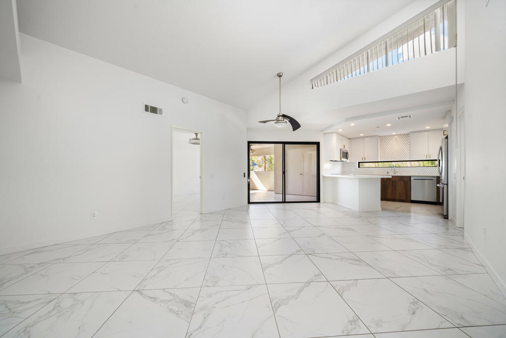 255 S Avenida Caballeros 322