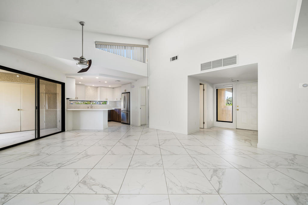 255 S Avenida Caballeros 322