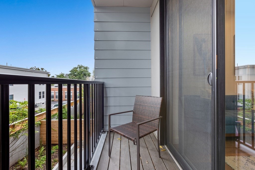 97 Elmwood Street # 207