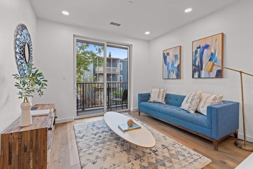 97 Elmwood Street # 207