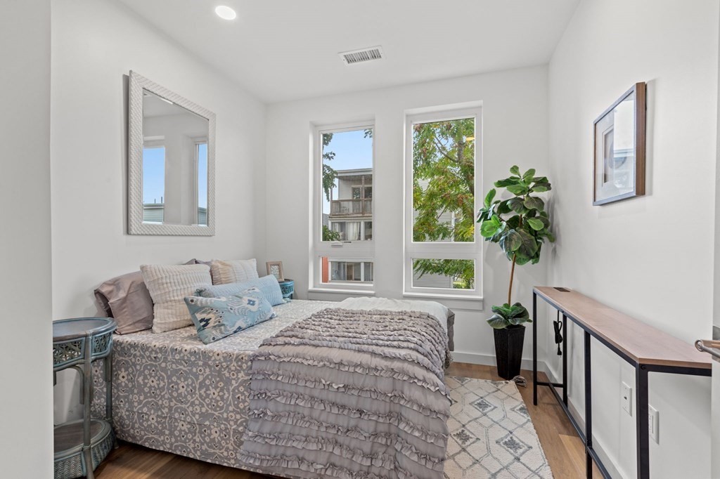 97 Elmwood Street # 207