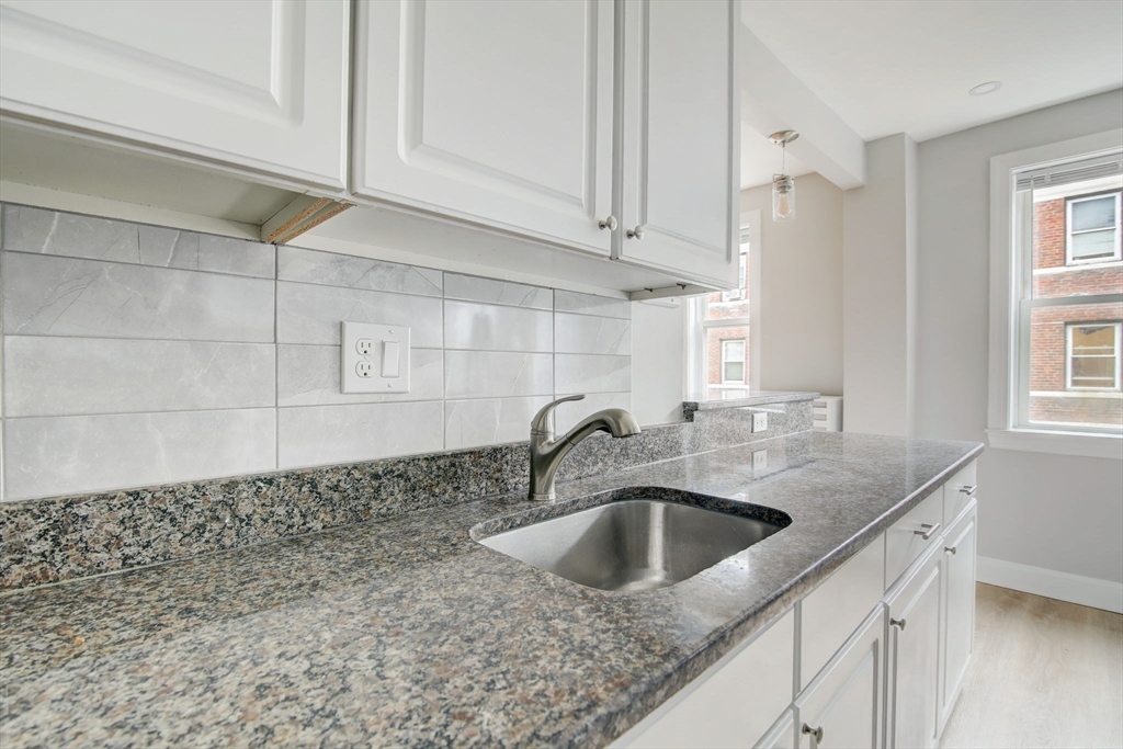 8 Walnut St # 7