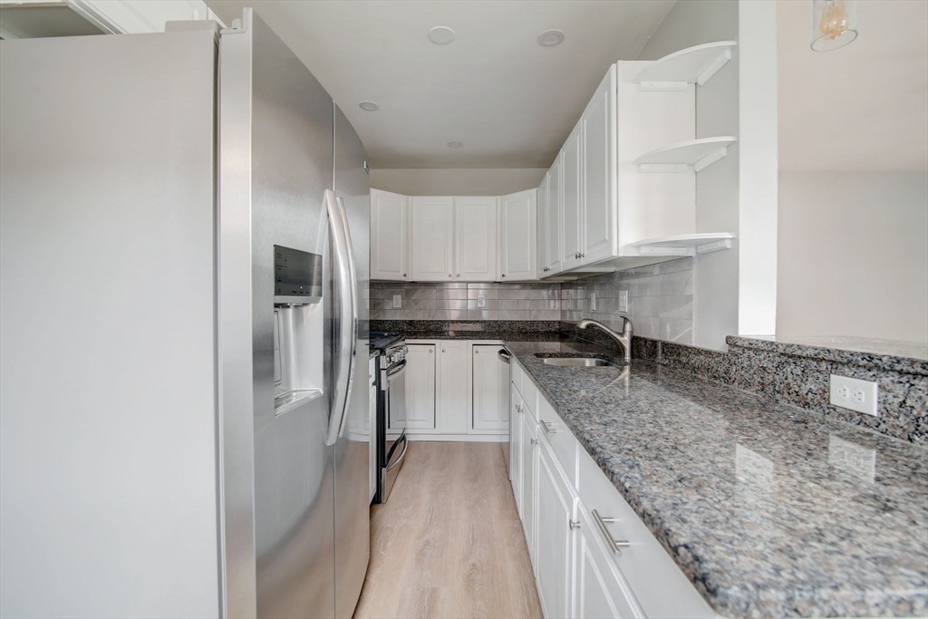 8 Walnut St # 7