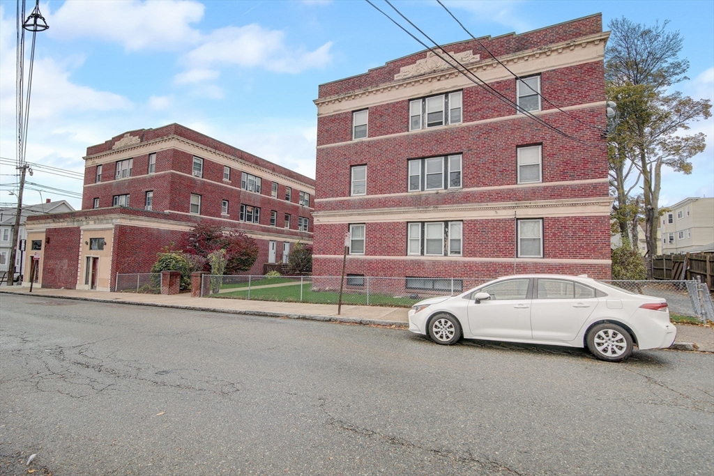 8 Walnut St # 7